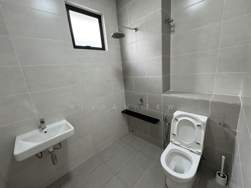 Rumah Berkembar untuk Dijual di Setia Utama (Setia Alam) - Vivian Tew - Bathroom - PropertyGuru.com.my