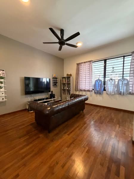 Rumah Teres 3 Tingkat untuk Dijual di Setia Utama (Setia Alam) - Vivian Tew - Living Room - PropertyGuru.com.my