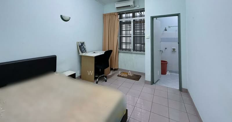 Rumah Teres 2 Tingkat untuk Dijual di Bandar Baru Permas Jaya (Permas Jaya) - Chew Jia Jia - Bedroom - PropertyGuru.com.my