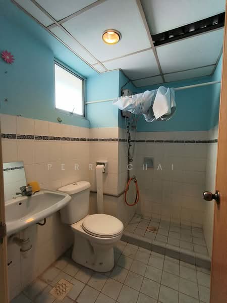Kondominium untuk Disewa di Menara Megah - Perry Chai - Bathroom - PropertyGuru.com.my