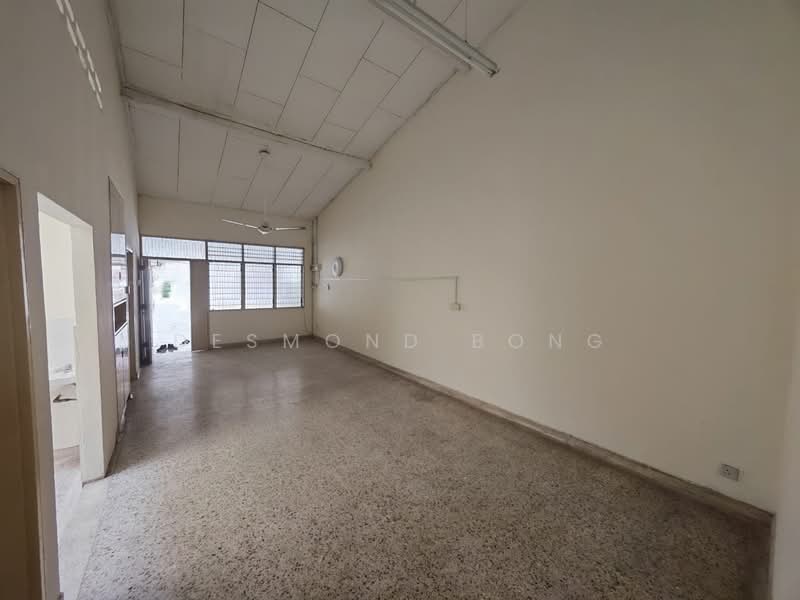 1-storey Terraced House for Rent in Taman Pelangi (Johor Bahru) - Desmond Bong - Living Room - PropertyGuru.com.my