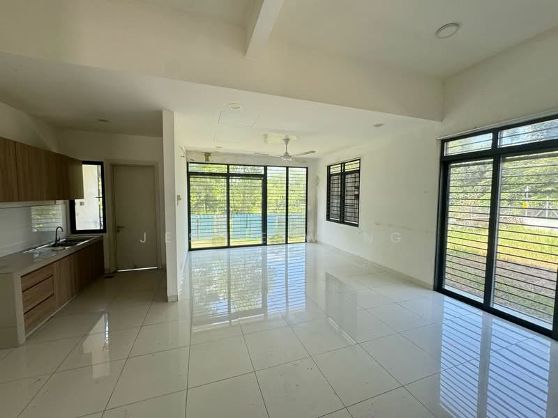 Rumah Teres 2.5 Tingkat untuk Dijual di Rawang (Selangor) - Jessie Wong - Living Room - PropertyGuru.com.my