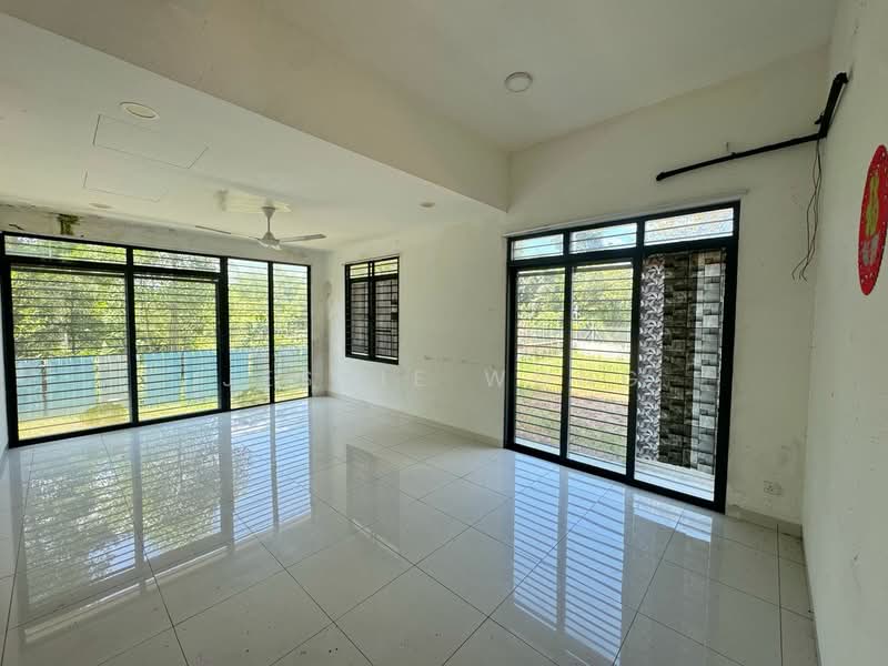 Rumah Teres 2.5 Tingkat untuk Dijual di Rawang (Selangor) - Jessie Wong - Living Room - PropertyGuru.com.my
