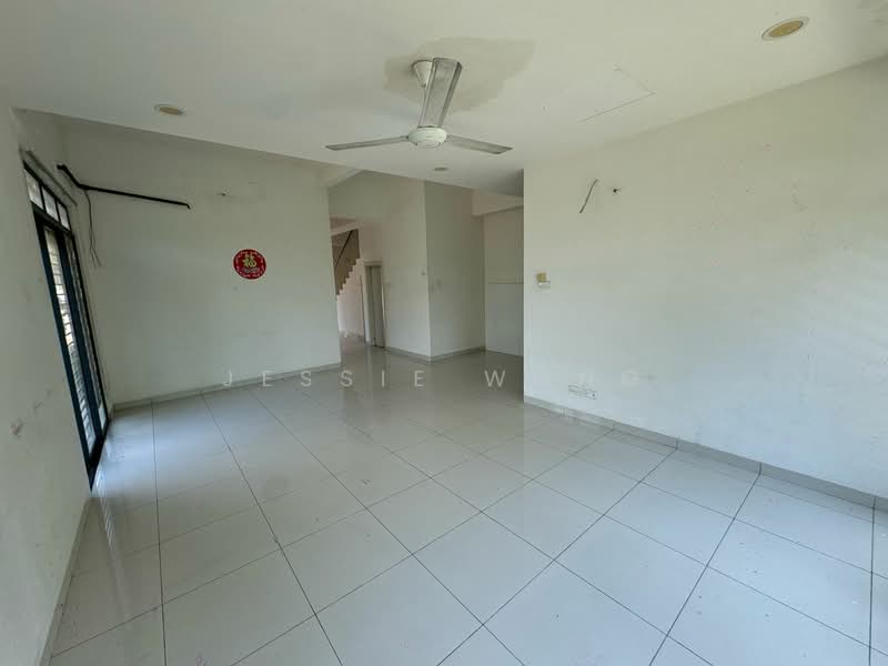 Rumah Teres 2.5 Tingkat untuk Dijual di Rawang (Selangor) - Jessie Wong - Living Room - PropertyGuru.com.my