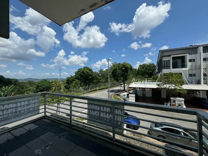 Rumah Teres 2.5 Tingkat untuk Dijual di Rawang (Selangor) - Jessie Wong - Balcony - PropertyGuru.com.my