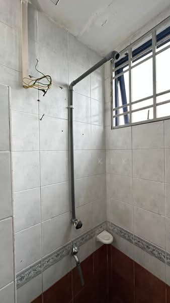 Pangsapuri untuk Disewa di Aster Court - Matt Kek - Bathroom - PropertyGuru.com.my