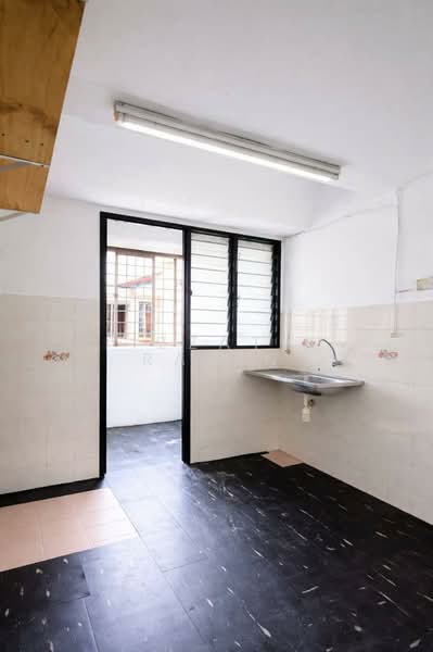Apartment for Sale at Tasik Heights Apartment - Izzati Radin - Kitchen - PropertyGuru.com.my