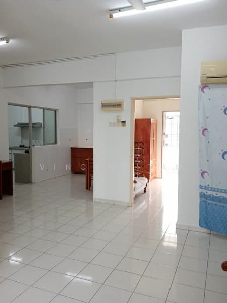 Kondominium untuk Disewa di Putra Place Condominium - Vincent Tan - Living Room - PropertyGuru.com.my