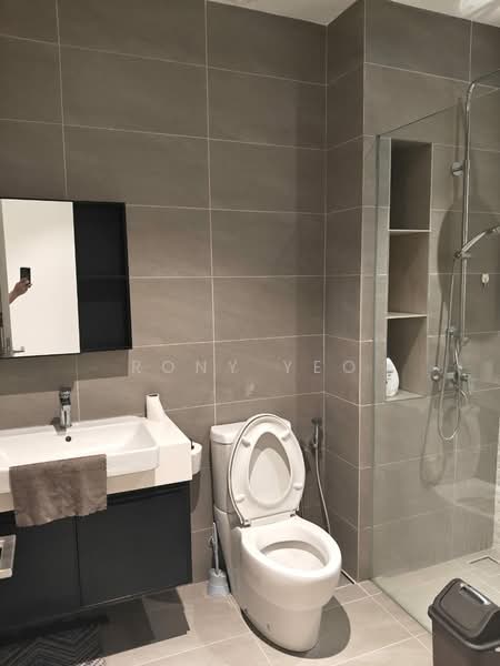 Servis Apartment untuk Disewa di Quill Residence - Rony Yeo - Bathroom - PropertyGuru.com.my