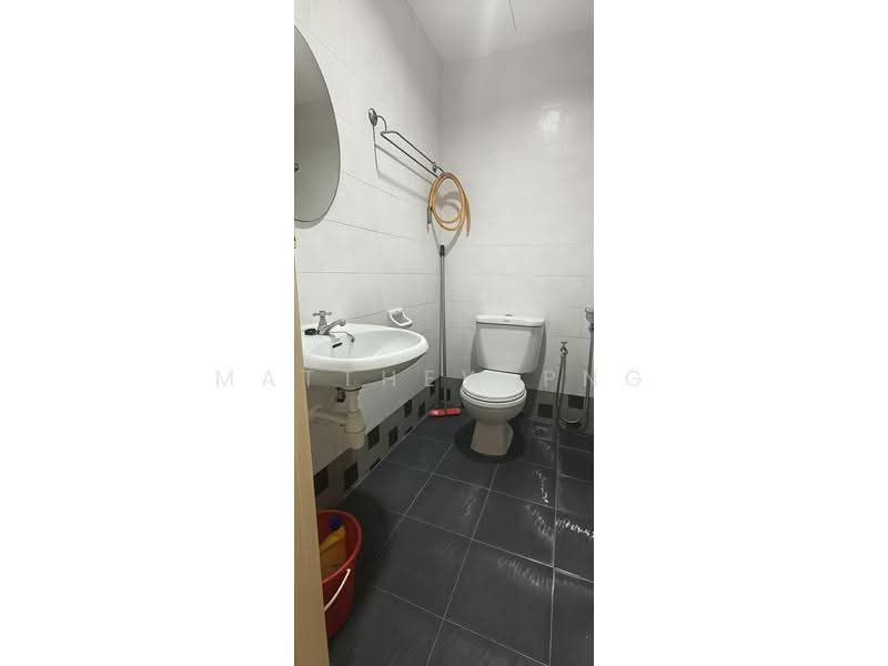 Kondominium untuk Dijual di Scotland Villa - Matthew Png - Bathroom - PropertyGuru.com.my