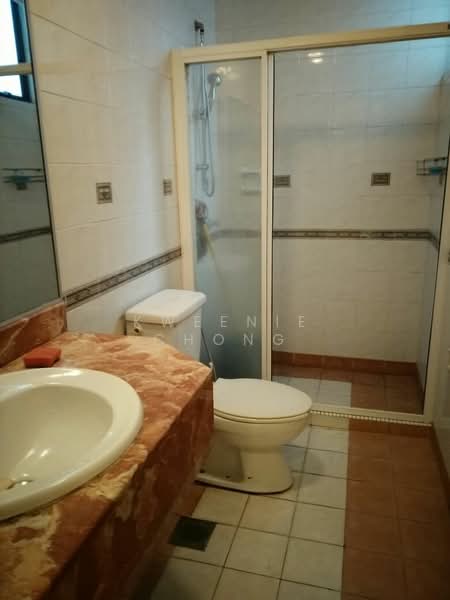 Kondominium untuk Dijual di Corinthian Condominium - Kweenie Chong - Bathroom - PropertyGuru.com.my