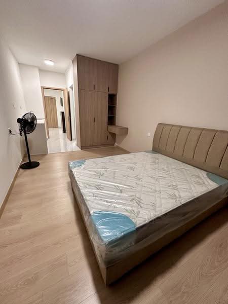 Kediaman Servis untuk Dijual di Aradia Residence @ Lake City KL North - Vicky Tan - Bedroom - PropertyGuru.com.my