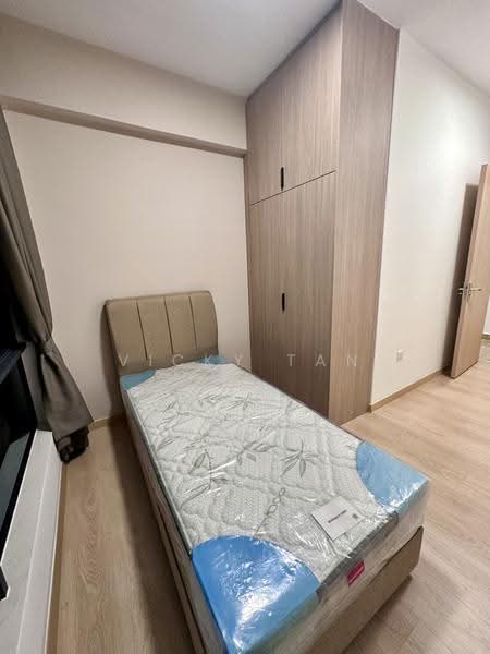 Kediaman Servis untuk Dijual di Aradia Residence @ Lake City KL North - Vicky Tan - Bedroom - PropertyGuru.com.my