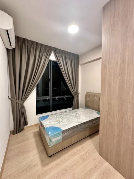 Kediaman Servis untuk Dijual di Aradia Residence @ Lake City KL North - Vicky Tan - Bedroom - PropertyGuru.com.my
