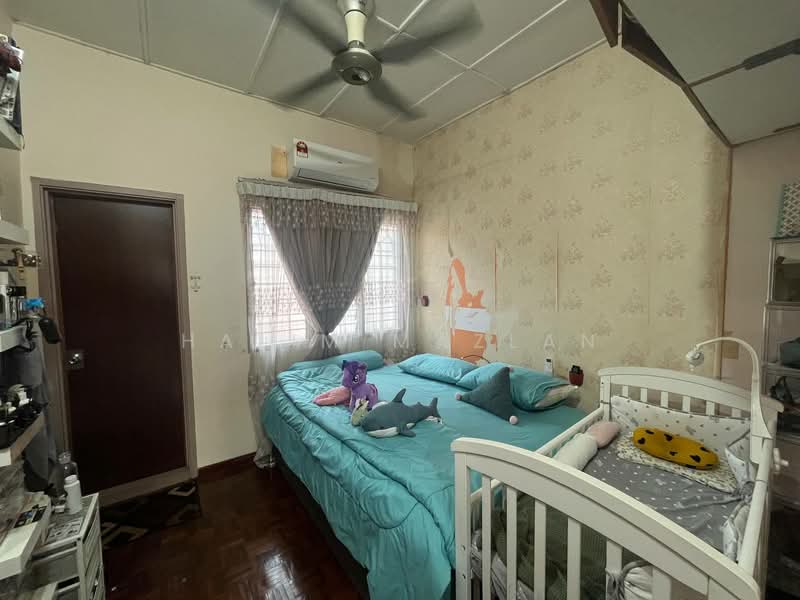 2-storey Terraced House for Sale in Saujana Utama 2 (Ijok) - Halim Mazlan - Bedroom - PropertyGuru.com.my