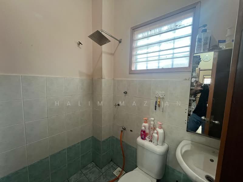 2-storey Terraced House for Sale in Saujana Utama 2 (Ijok) - Halim Mazlan - Bathroom - PropertyGuru.com.my