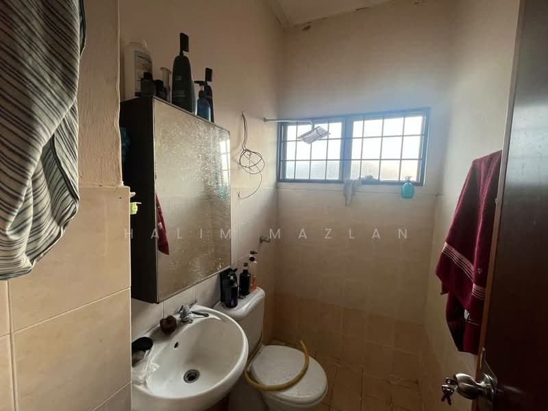 2-storey Terraced House for Sale in Saujana Utama 2 (Ijok) - Halim Mazlan - Bathroom - PropertyGuru.com.my