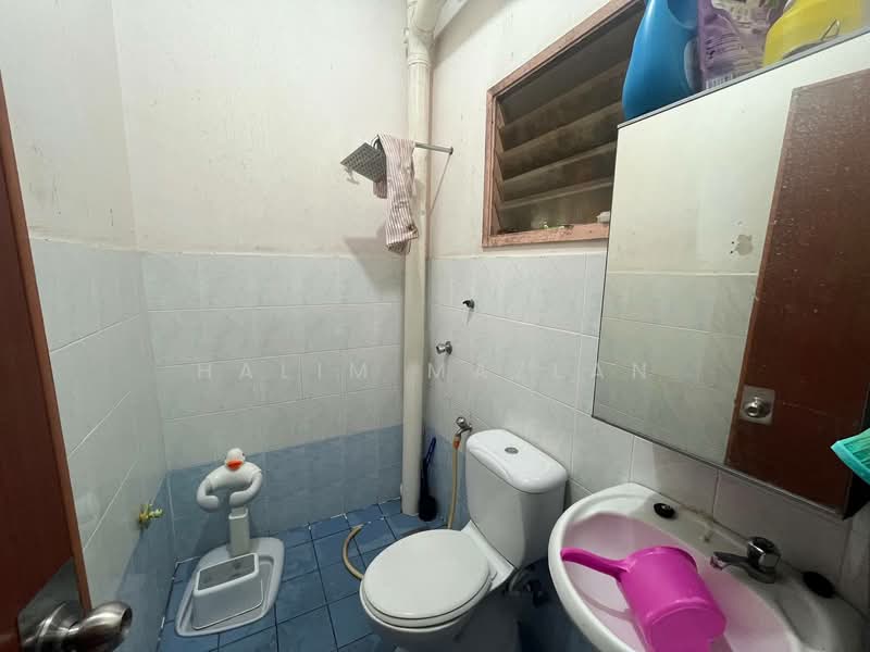 2-storey Terraced House for Sale in Saujana Utama 2 (Ijok) - Halim Mazlan - Bathroom - PropertyGuru.com.my