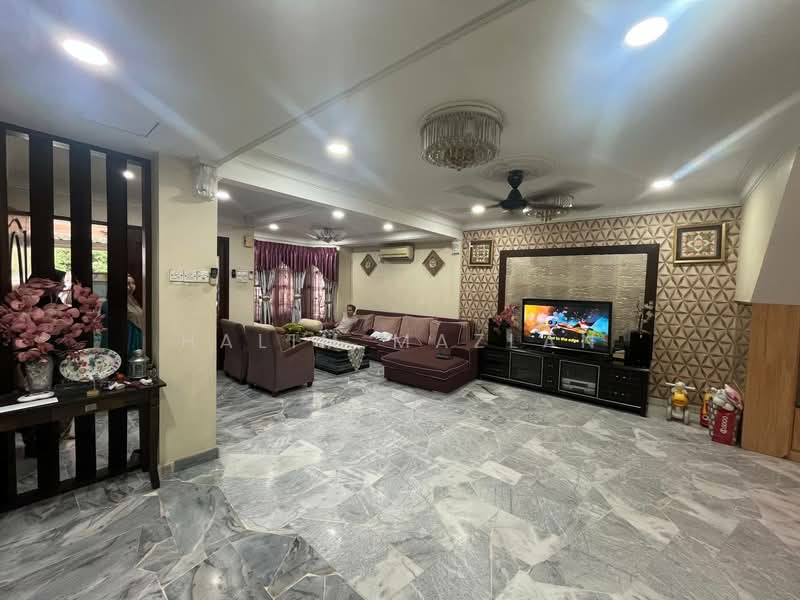 2-storey Terraced House for Sale in Saujana Utama 2 (Ijok) - Halim Mazlan - Living Room - PropertyGuru.com.my