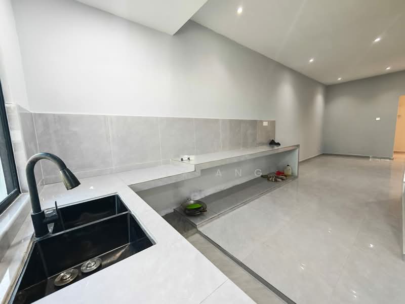 1-storey Terraced House for Sale in Taman Perling (Perling) - Jeff Ang - Kitchen - PropertyGuru.com.my