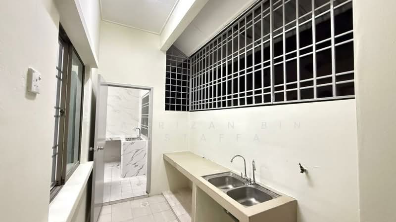 Rumah Teres 1 Tingkat untuk Dijual di Taman Puteri Wangsa (Ulu Tiram) - Shahrizan Bin Mustaffa - Kitchen - PropertyGuru.com.my