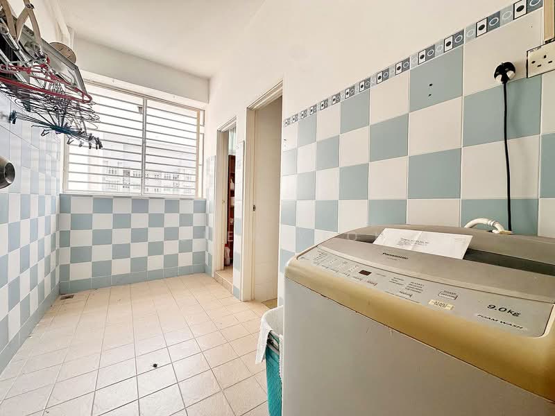 Kondominium untuk Dijual di Bayswater Resort Condominium - Allen Yeoh - Balcony - PropertyGuru.com.my