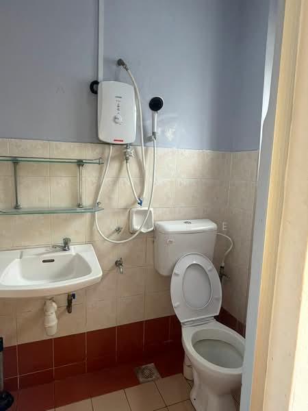 Rumah Teres 1 Tingkat untuk Disewa di Bandar Indahpura (Kulai) - Danny See - Bathroom - PropertyGuru.com.my