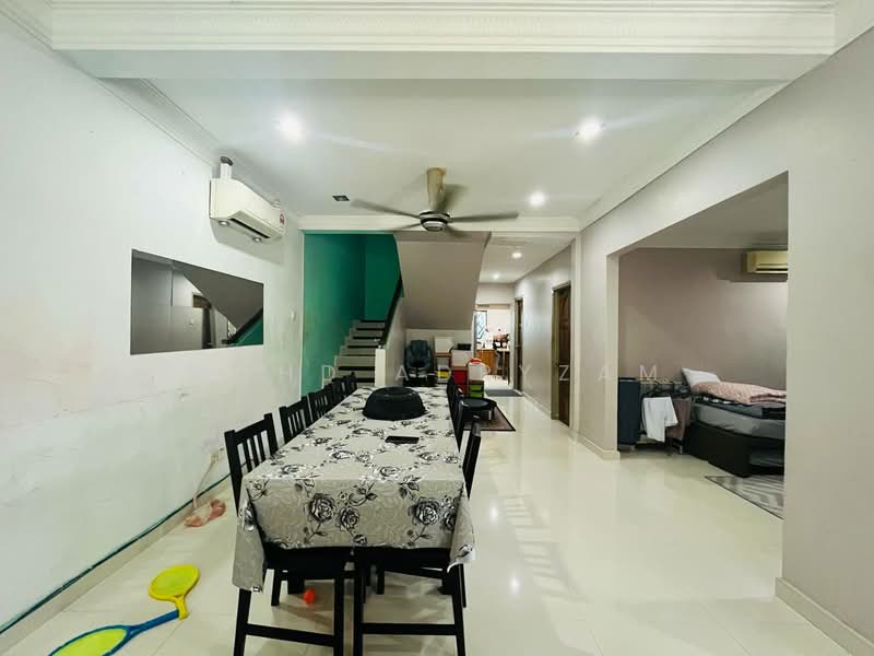 Semi-Detached House for Sale in Seksyen 3 (Shah Alam) - Mohd Adryzam - Dining Room - PropertyGuru.com.my