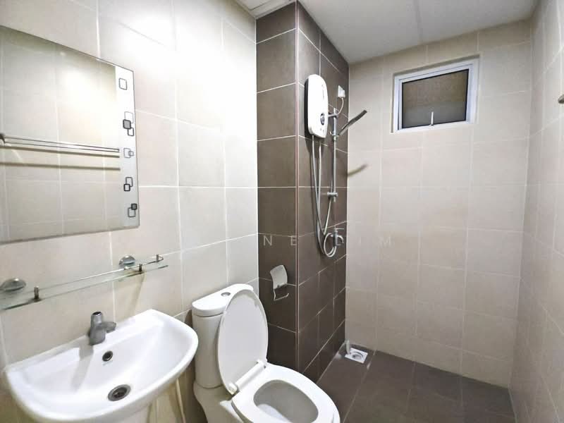 Service Residence for Sale at Pangsapuri Tanah Emas (Golden Sands) - Yvonne Lim - Bathroom - PropertyGuru.com.my