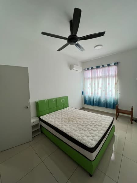 Servis Apartment untuk Disewa di Meridin Bayvue Serviced Apartment - Jayson Teo - Bedroom - PropertyGuru.com.my
