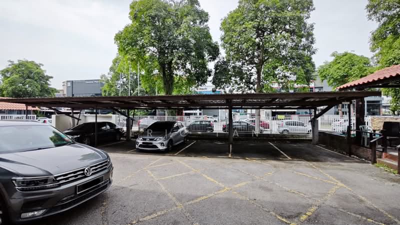 Factory for Sale in Glenmarie (Selangor) - Eric Tan - Car Park - PropertyGuru.com.my