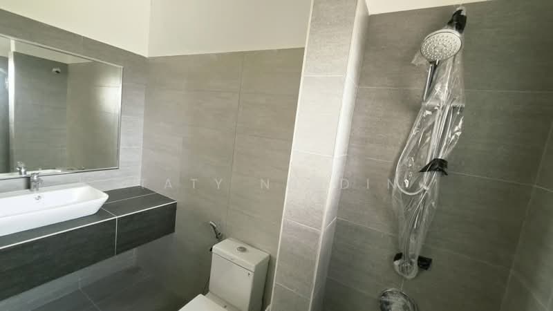 Rumah Teres 2 Tingkat untuk Dijual di Serene Heights (Semenyih) - Taty Nordin - Bathroom - PropertyGuru.com.my