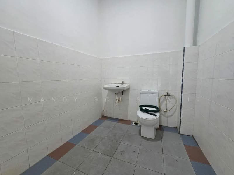 Rumah Teres 2 Tingkat untuk Dijual di Skudai (Johor) - Mandy Goh Siew Li - Bathroom - PropertyGuru.com.my