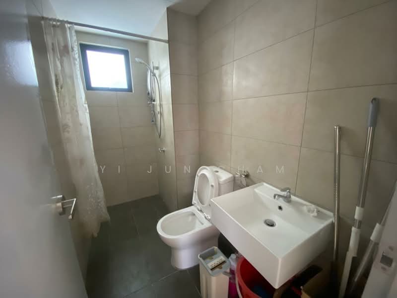 Servis Apartment untuk Disewa di M Luna - Yi Jun Cham - Bathroom - PropertyGuru.com.my