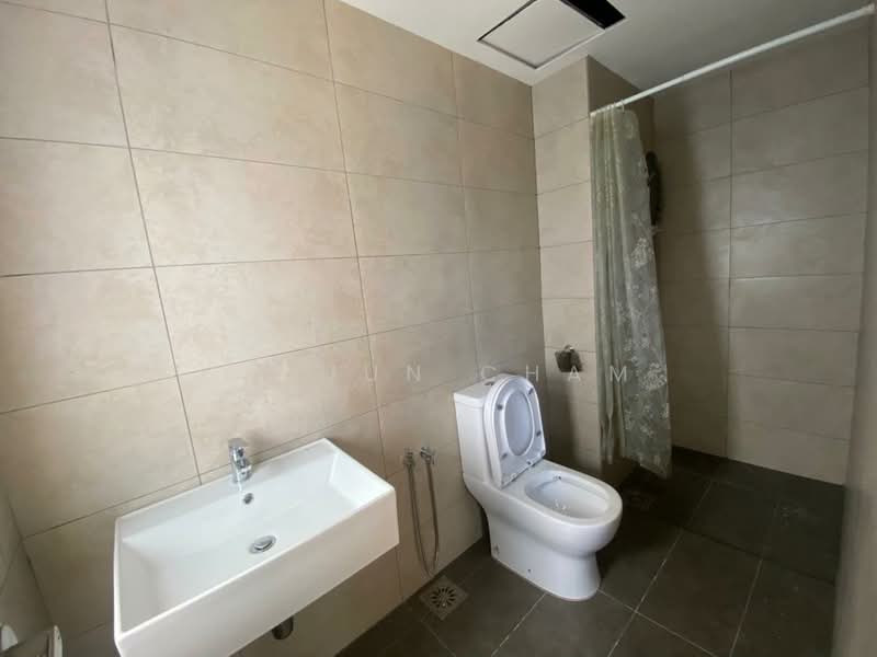 Servis Apartment untuk Disewa di M Luna - Yi Jun Cham - Bathroom - PropertyGuru.com.my