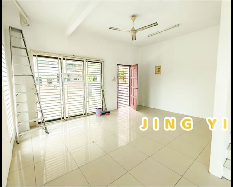 2.5-storey Terraced House for Sale in Taman Tambun Emas (Simpang Ampat) - Jing Yi - Living Room - PropertyGuru.com.my