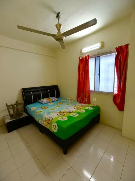 Pangsapuri untuk Dijual di Sri Impian Apartment - Jax Quan - Bedroom - PropertyGuru.com.my