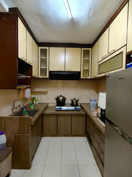 Pangsapuri untuk Dijual di Sri Impian Apartment - Jax Quan - Kitchen - PropertyGuru.com.my
