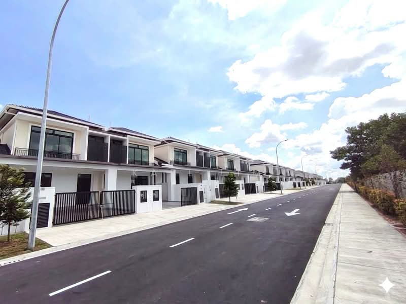 Rumah Teres 2 Tingkat untuk Dijual di Taman Pelangi Indah (Ulu Tiram) - Karl Lim - Exterior - PropertyGuru.com.my