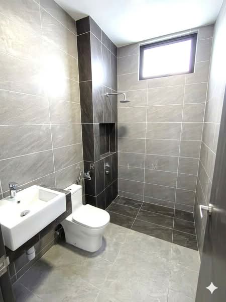 Rumah Teres 2 Tingkat untuk Dijual di Taman Pelangi Indah (Ulu Tiram) - Karl Lim - Bathroom - PropertyGuru.com.my
