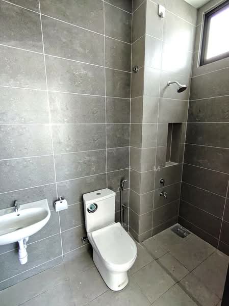 Rumah Teres 2 Tingkat untuk Dijual di Taman Pelangi Indah (Ulu Tiram) - Karl Lim - Bathroom - PropertyGuru.com.my