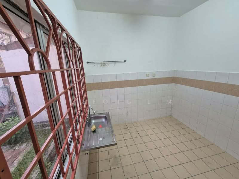 Rumah Teres 2 Tingkat untuk Disewa di Putra Heights (Subang Jaya) - Suefong Lim - Kitchen - PropertyGuru.com.my