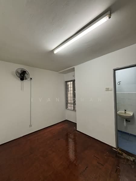 Apartment for Sale at Apartment Bayu - Evan Chan - Bathroom - PropertyGuru.com.my