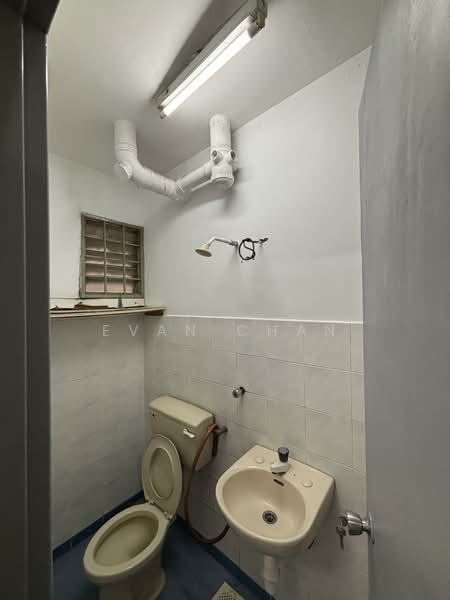 Apartment for Sale at Apartment Bayu - Evan Chan - Bathroom - PropertyGuru.com.my