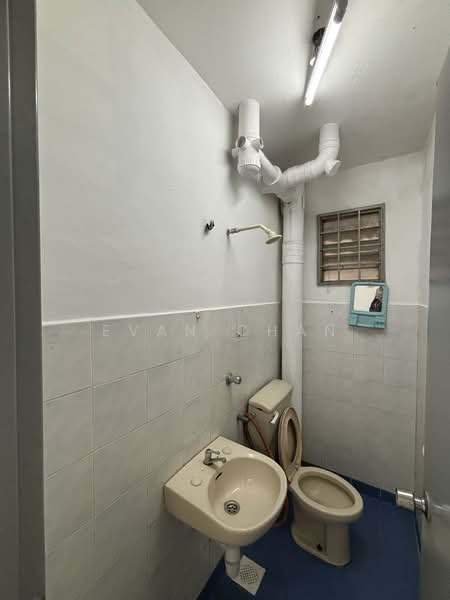 Apartment for Sale at Apartment Bayu - Evan Chan - Bathroom - PropertyGuru.com.my