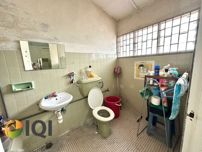 Rumah Teres 2 Tingkat untuk Dijual di Taman Desa Damai (Bukit Mertajam) - Fish Ling - Bathroom - PropertyGuru.com.my
