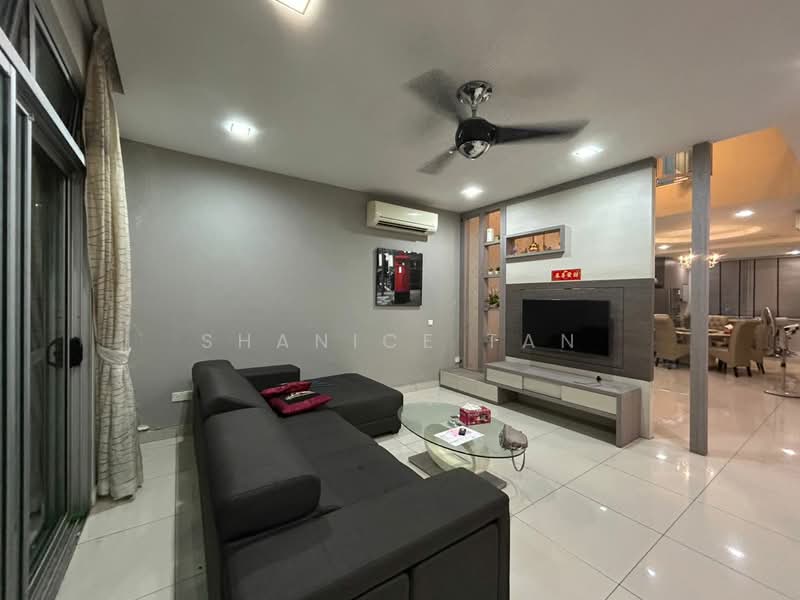 Rumah Teres 2 Tingkat untuk Dijual di Taman Sutera Utama (Skudai) - Shanice Tan - Living Room - PropertyGuru.com.my