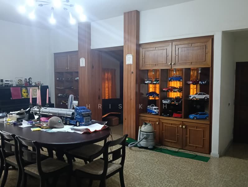 Zero-Lot Bungalow for Sale in Taman Sentosa (Bukit Baru) - Chris Koh - Dining Room - PropertyGuru.com.my