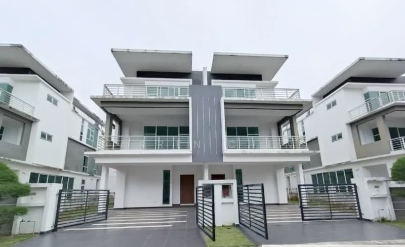 Rumah Teres 2 Tingkat untuk Dijual di Taman Mount Austin (Tebrau) - Darren Chen - Exterior - PropertyGuru.com.my