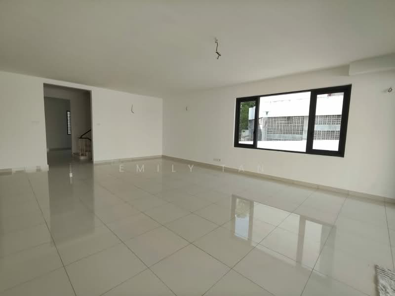 3-storey Terraced House for Rent in Damansara Perdana (Selangor) - Emily Tan - Living Room - PropertyGuru.com.my